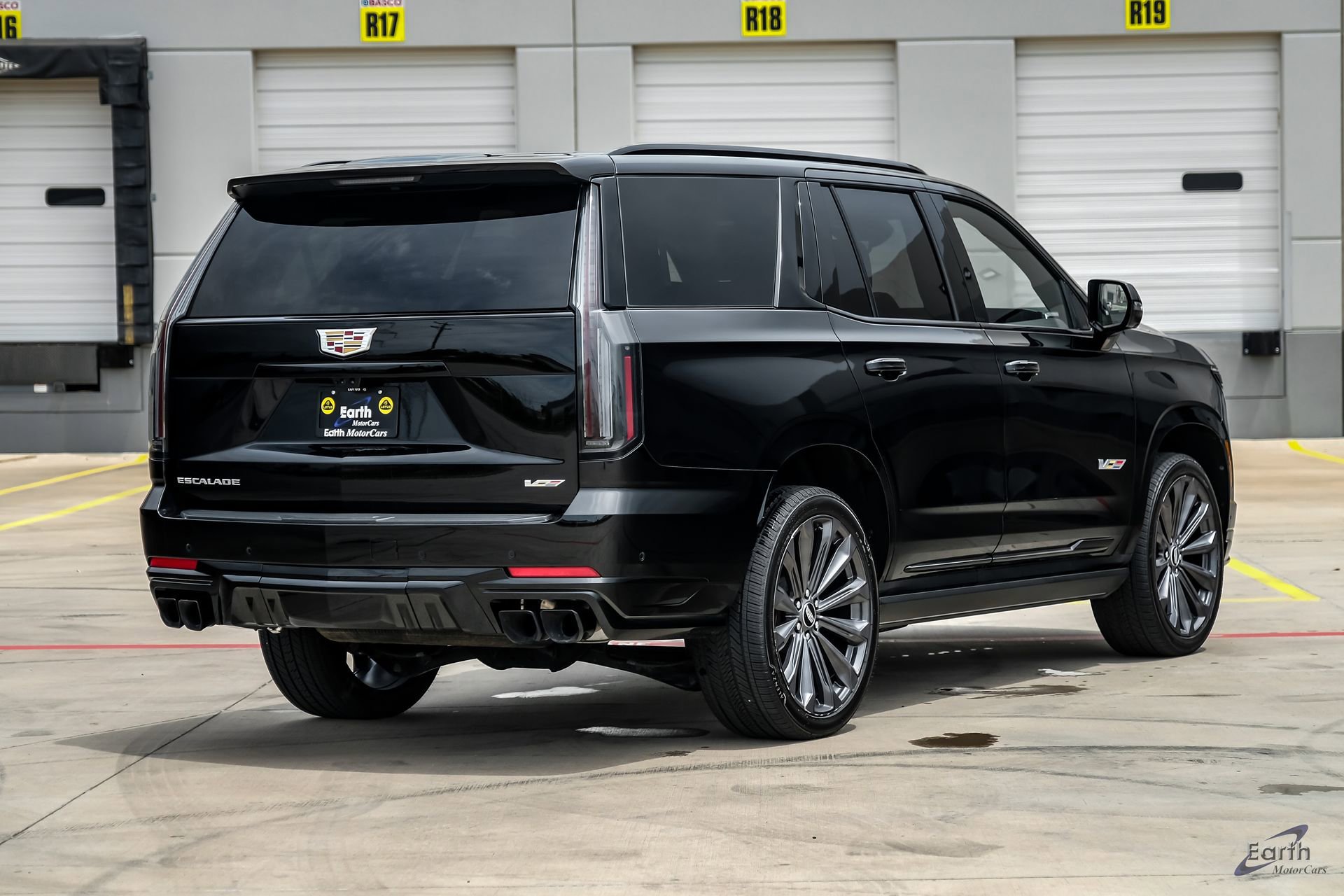 Used 2025 Cadillac Escalade V AWD/4WD image 18