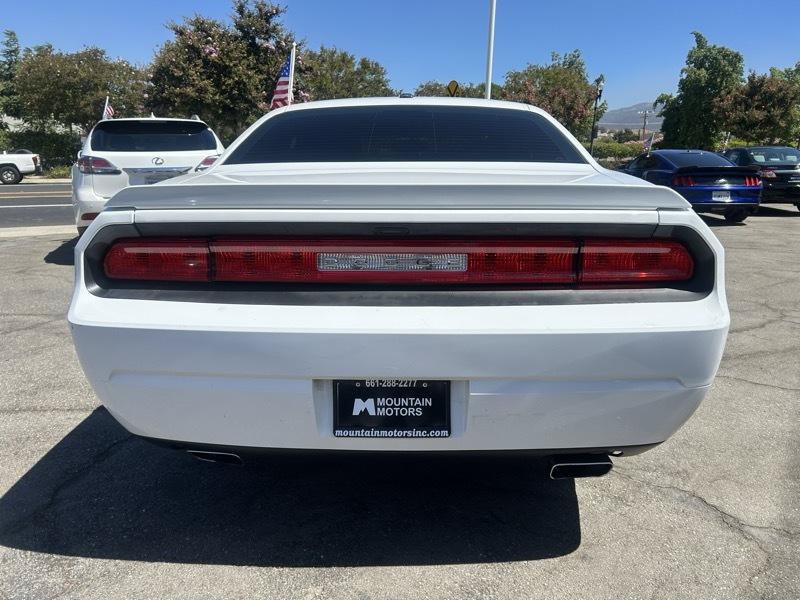 Used 2014 Dodge Challenger R/T RWD image 4