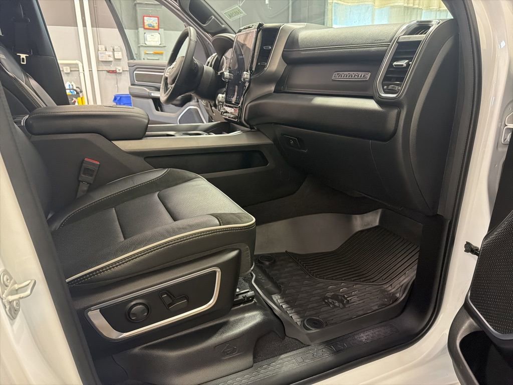 Used 2025 RAM 1500 Laramie w/ Sport Appearance Package AWD/4WD image 21