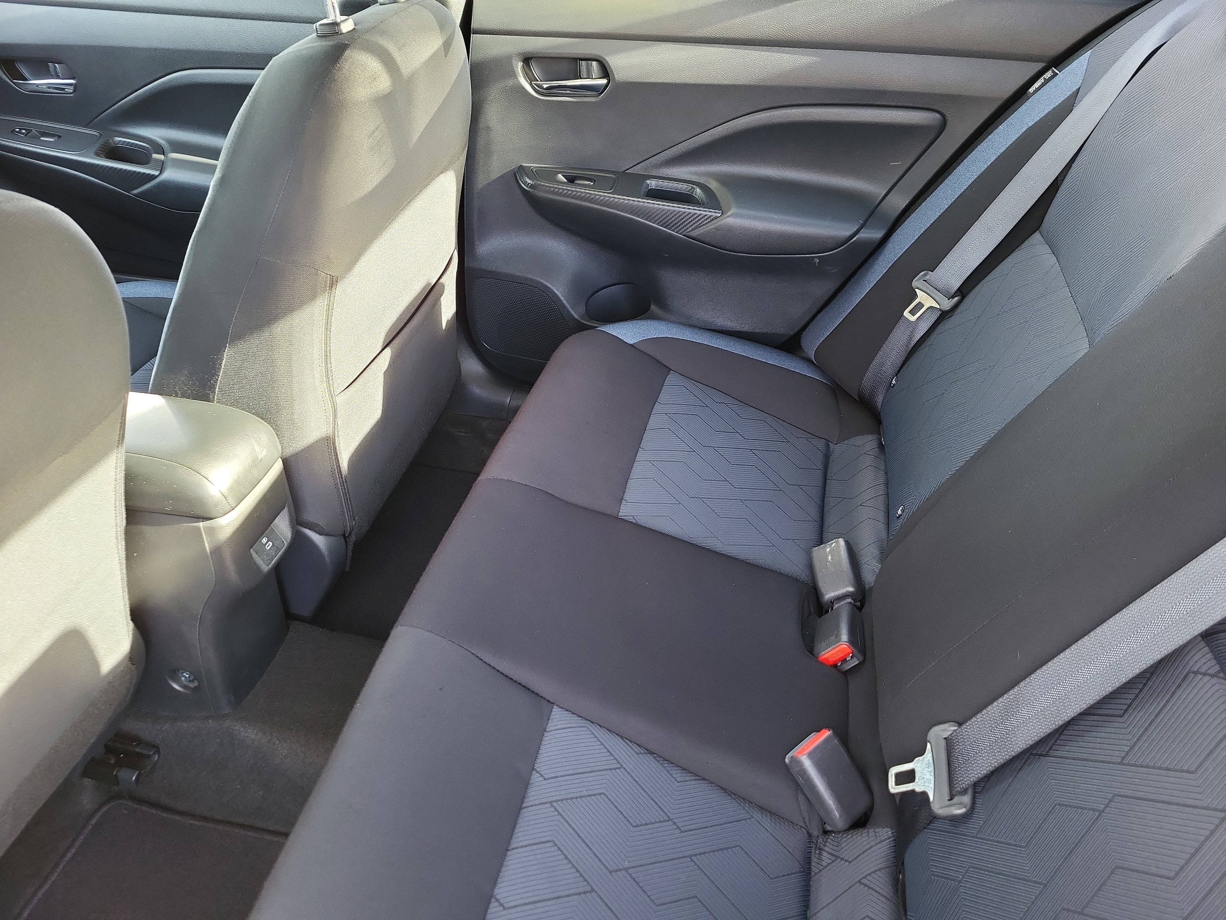 Used 2023 Nissan Versa SV image 10