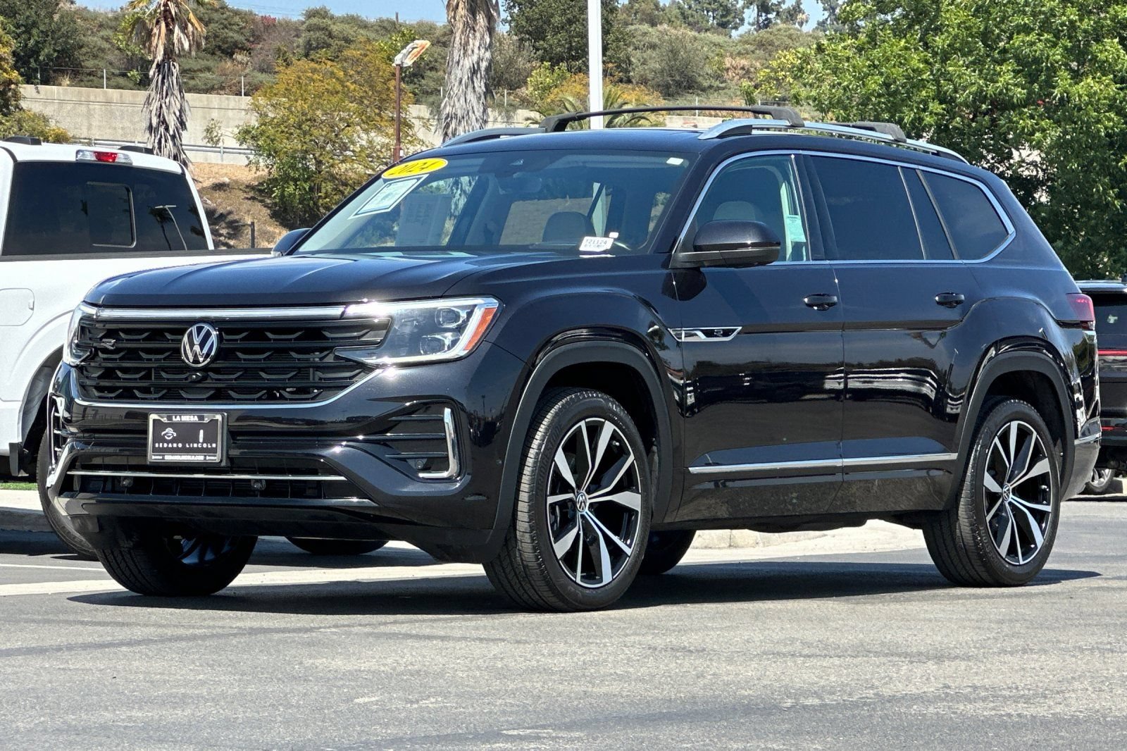 Used 2024 Volkswagen Atlas SEL Premium R-Line AWD/4WD image 7