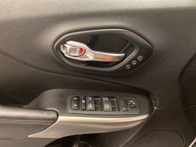 Used 2021 Jeep Cherokee High Altitude AWD/4WD image 20