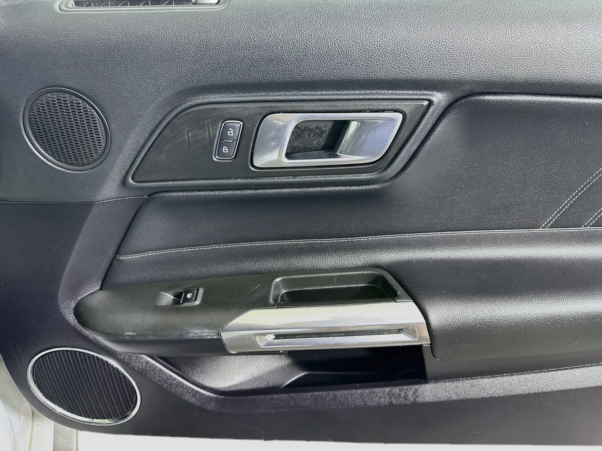 Used 2019 Ford Mustang Premium RWD image 29