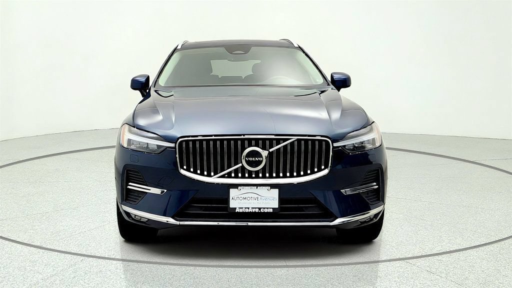 Used 2022 Volvo XC60 B5 Inscription w/ Advanced Package AWD/4WD image 2