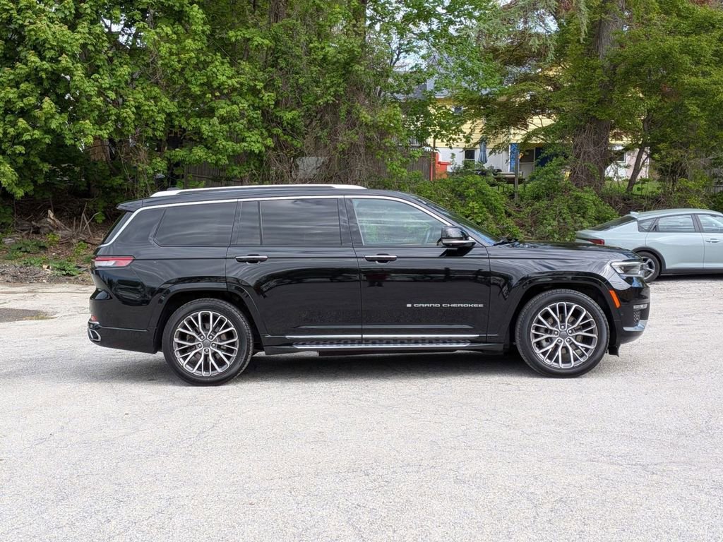 Used 2022 Jeep Grand Cherokee L Summit AWD/4WD image 2