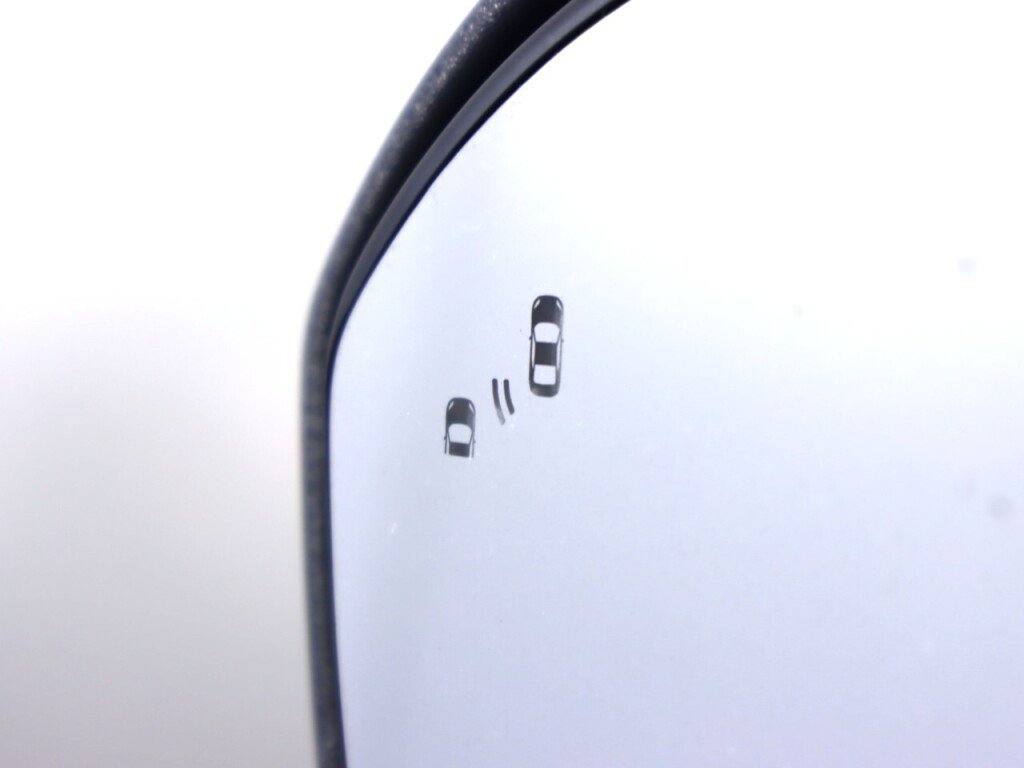 Used 2020 Ford Fusion SE image 30