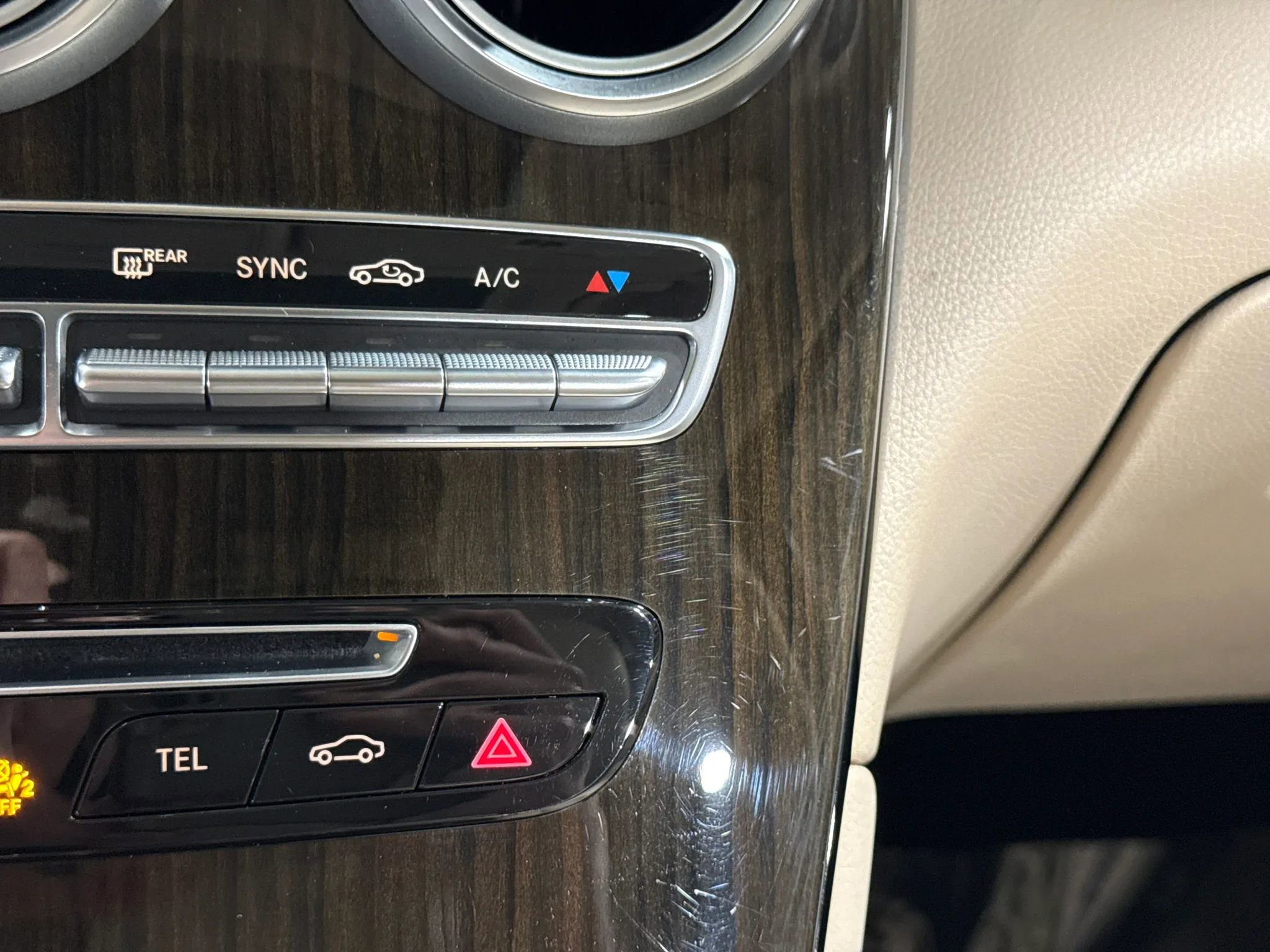 Used 2019 Mercedes-Benz GLC 300 4MATIC w/ Premium Package image 37
