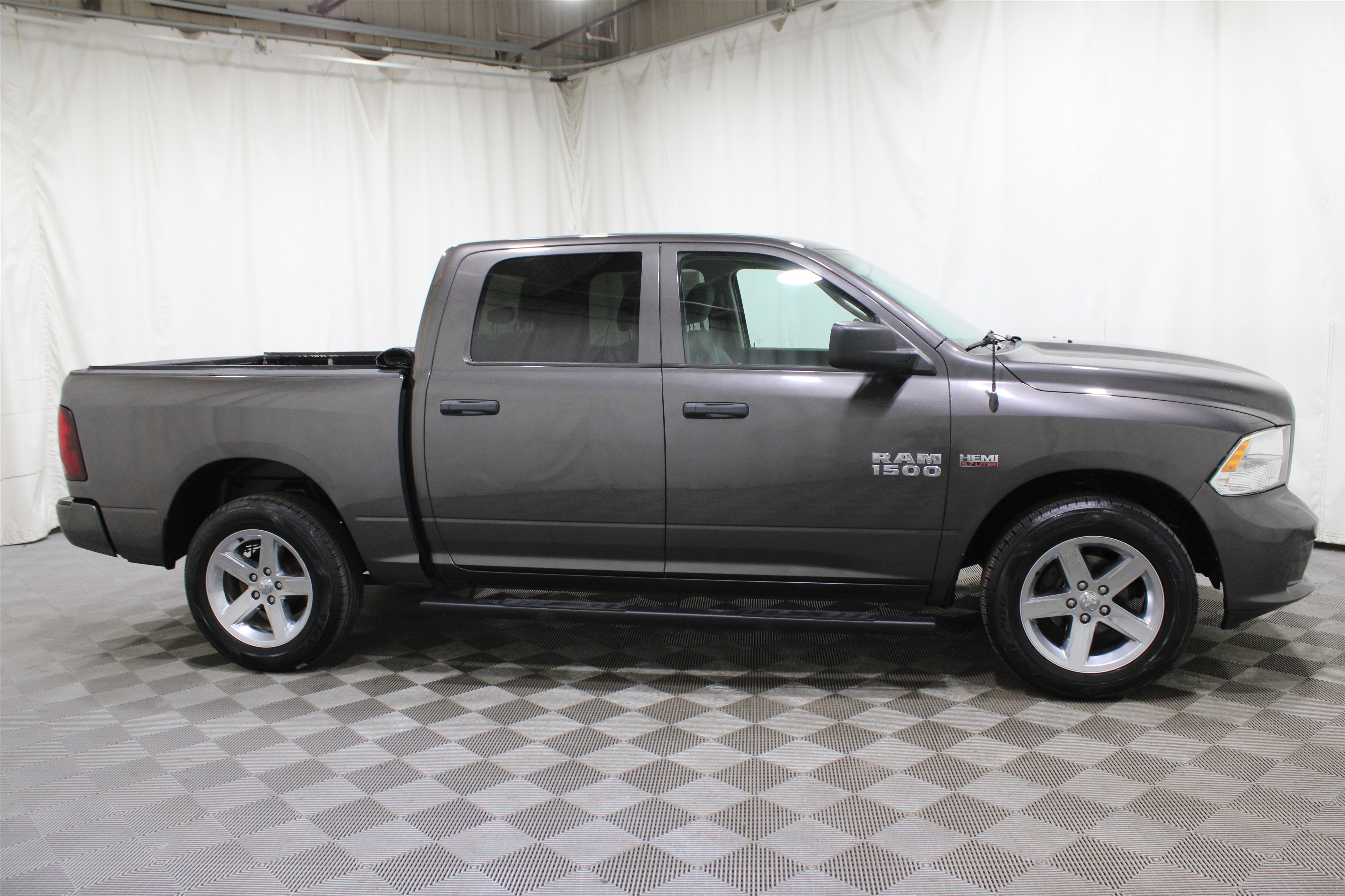 Used 2017 RAM 1500 Express w/ Express Value Package image 27