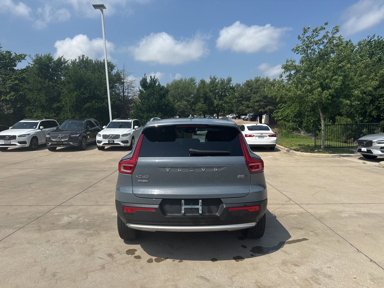 Certified 2023 Volvo XC40 B5 Plus image 6