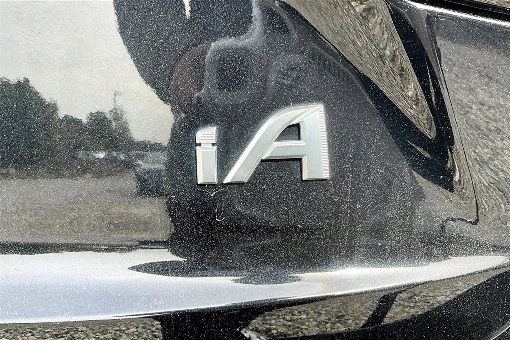 Used 2017 Toyota Yaris iA image 7