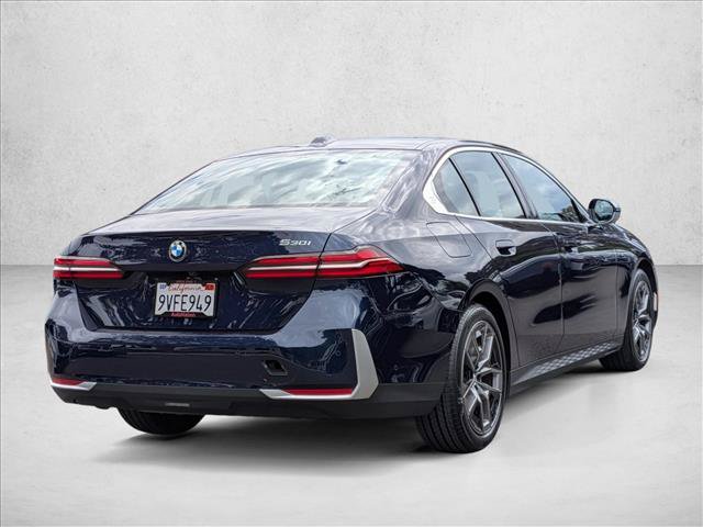 Used 2026 BMW 530i w/ Premium Package RWD image 5