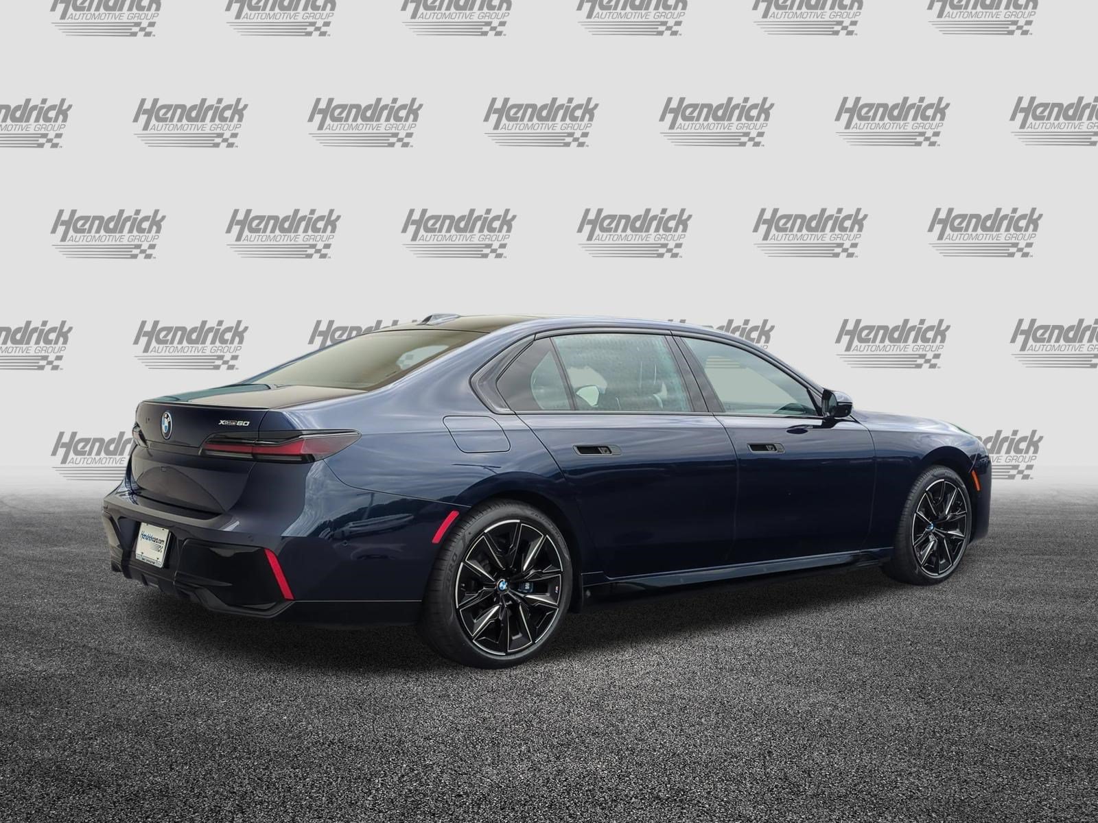 Used 2024 BMW i7 xDrive60 w/ Executive Package AWD/4WD image 10