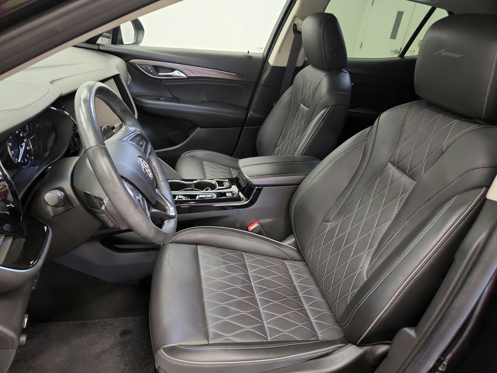 Used 2023 Buick Envision Avenir FWD image 19