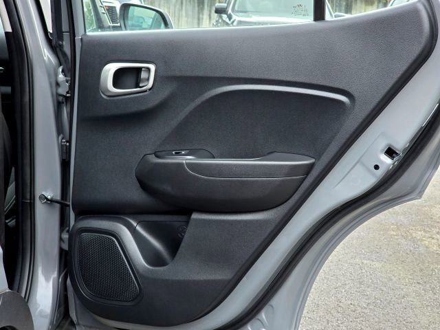 Used 2022 Hyundai Venue SEL FWD image 33