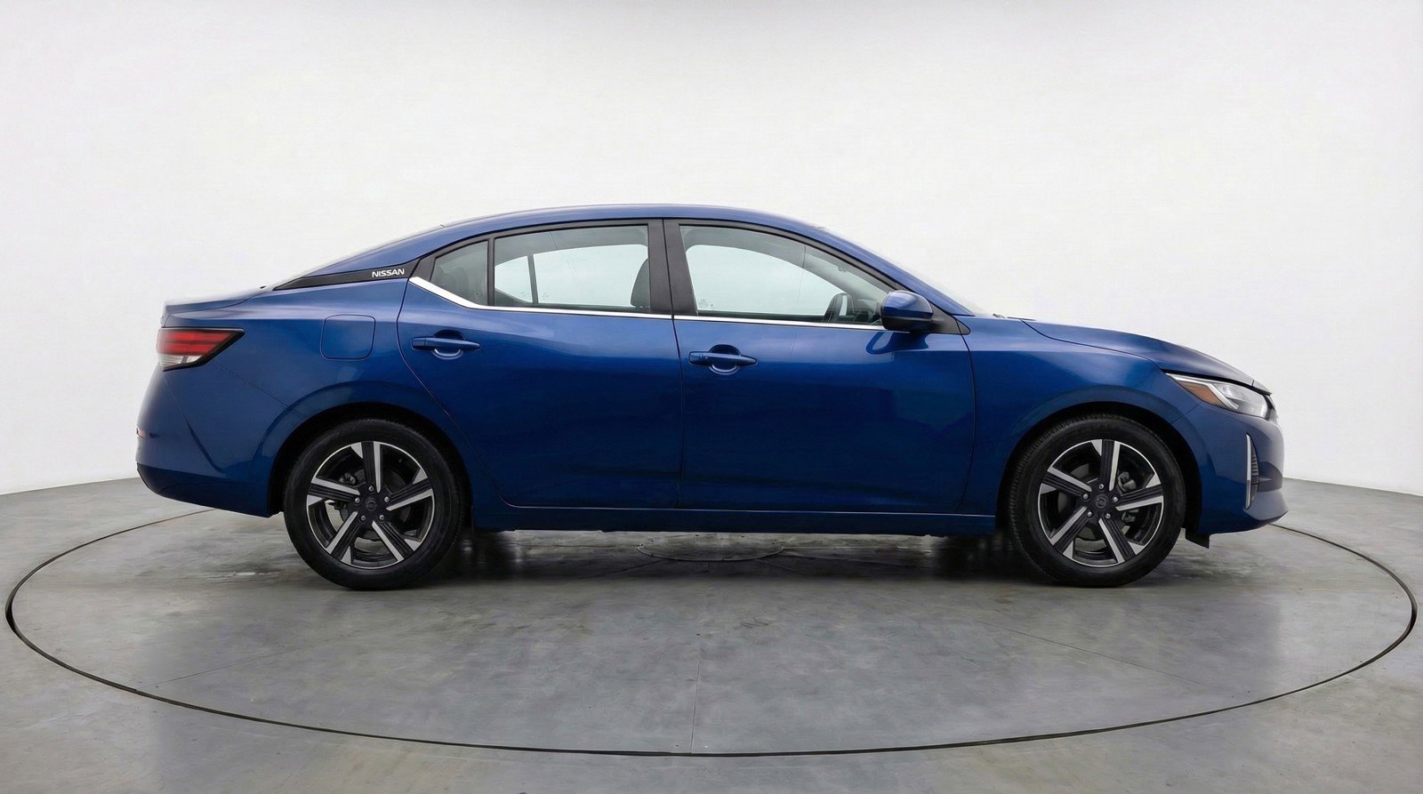 Used 2025 Nissan Sentra SV FWD image 11