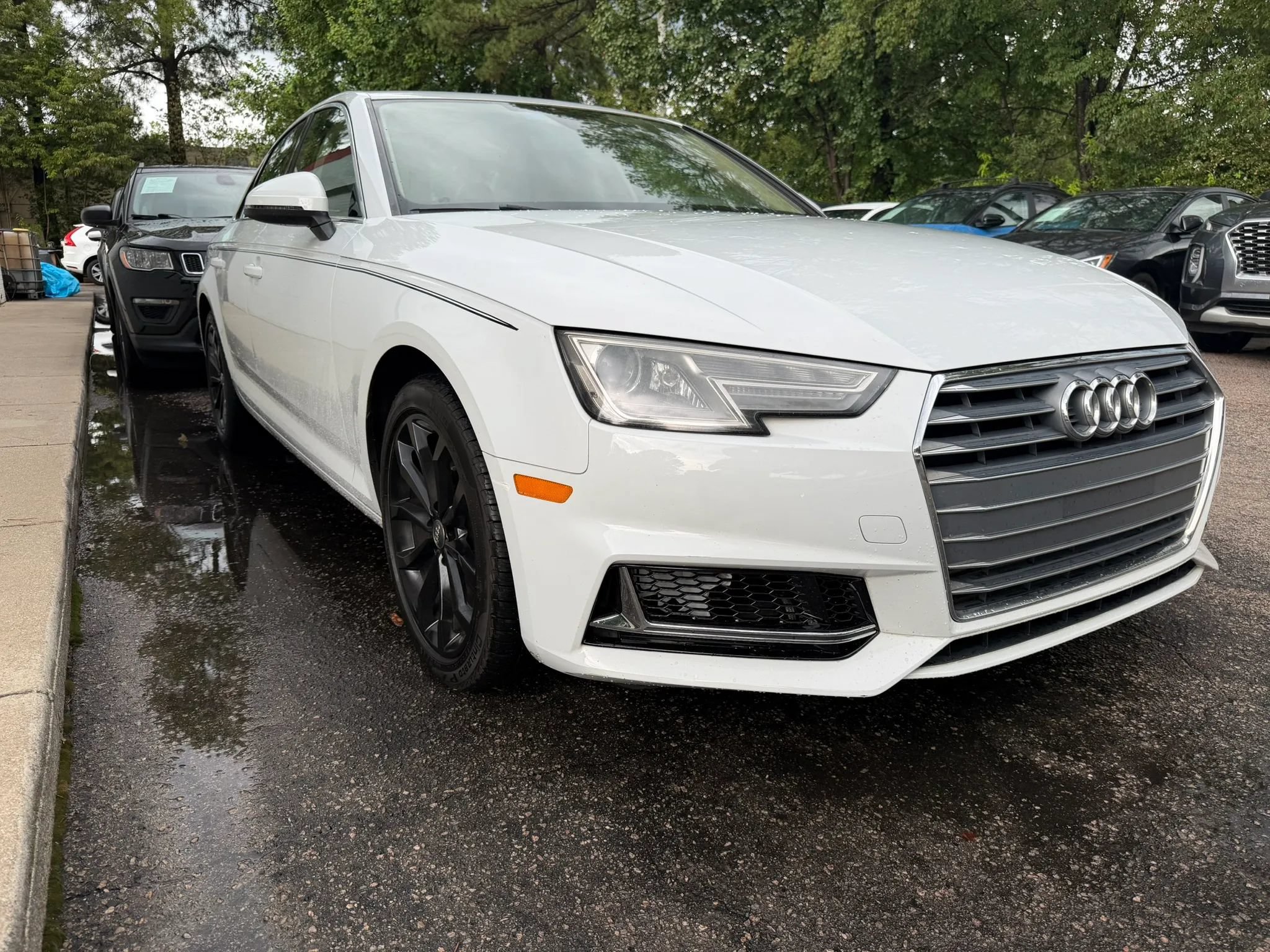 Used 2019 Audi A4 2.0T Premium w/ Convenience Package FWD image 4