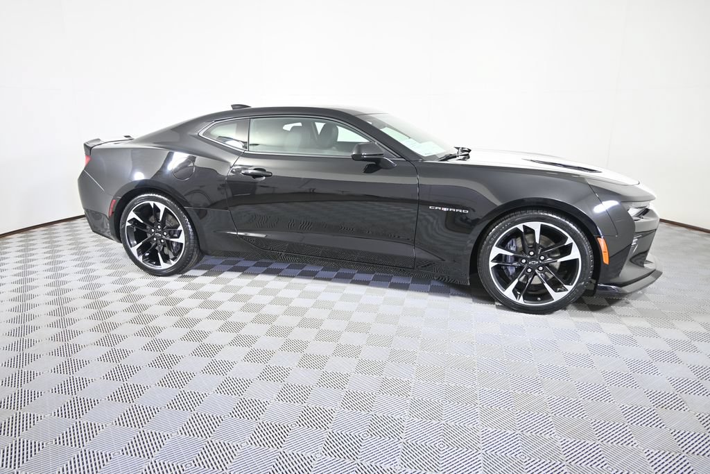Used 2018 Chevrolet Camaro SS RWD image 8