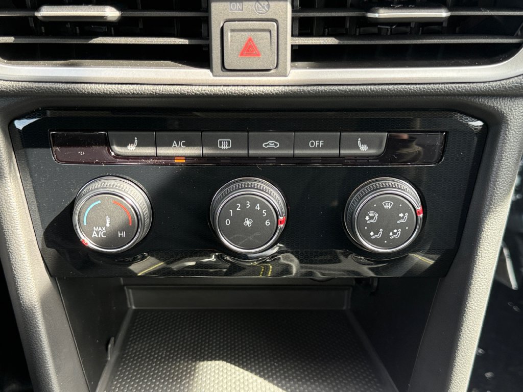 New 2027 Volkswagen Taos Sport AWD/4WD image 16