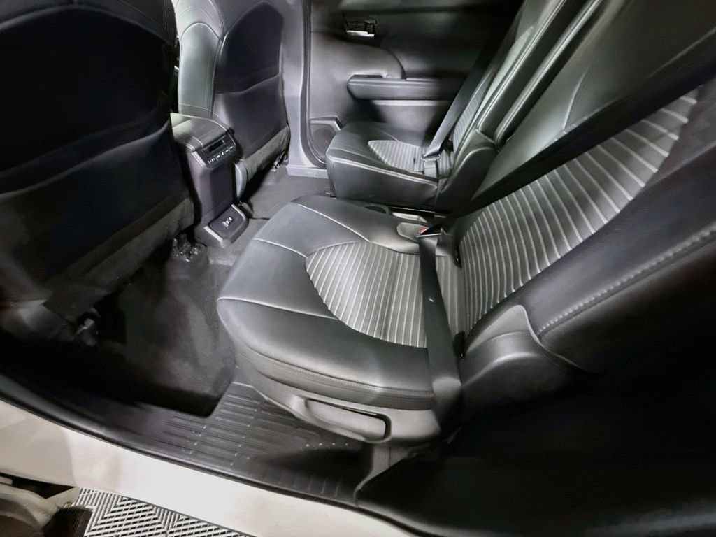 Certified 2021 Toyota Highlander XSE AWD/4WD image 29