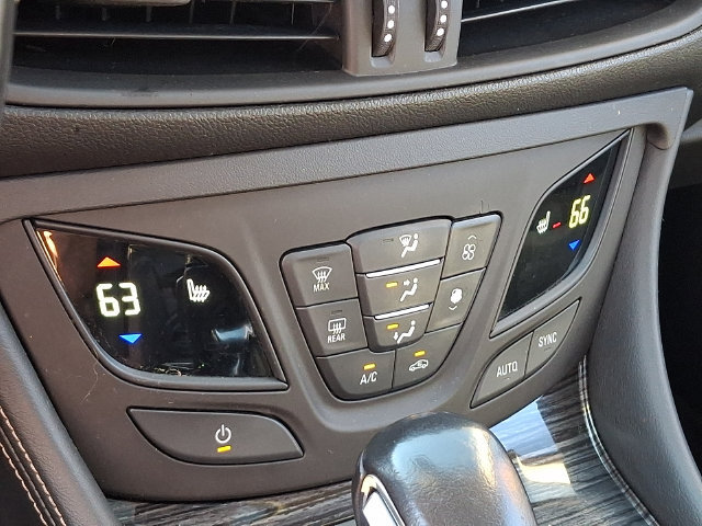 Used 2017 Buick Envision Essence FWD image 16