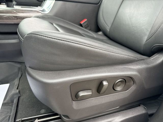 Used 2025 Chevrolet Silverado 1500 LTZ image 12
