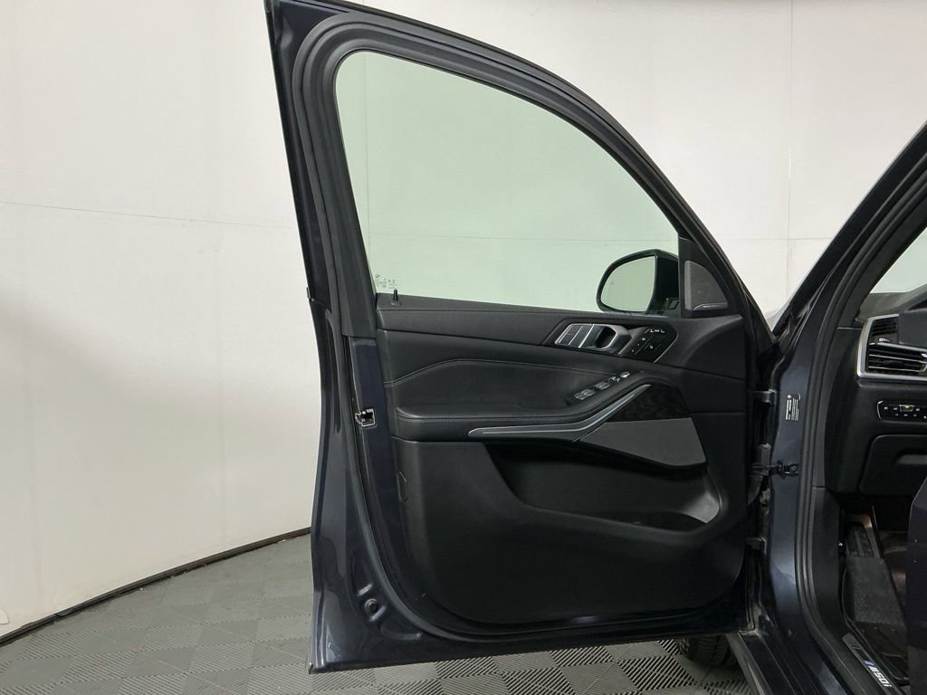 Certified 2022 BMW X7 M50i w/ Cold Weather Package AWD/4WD image 19