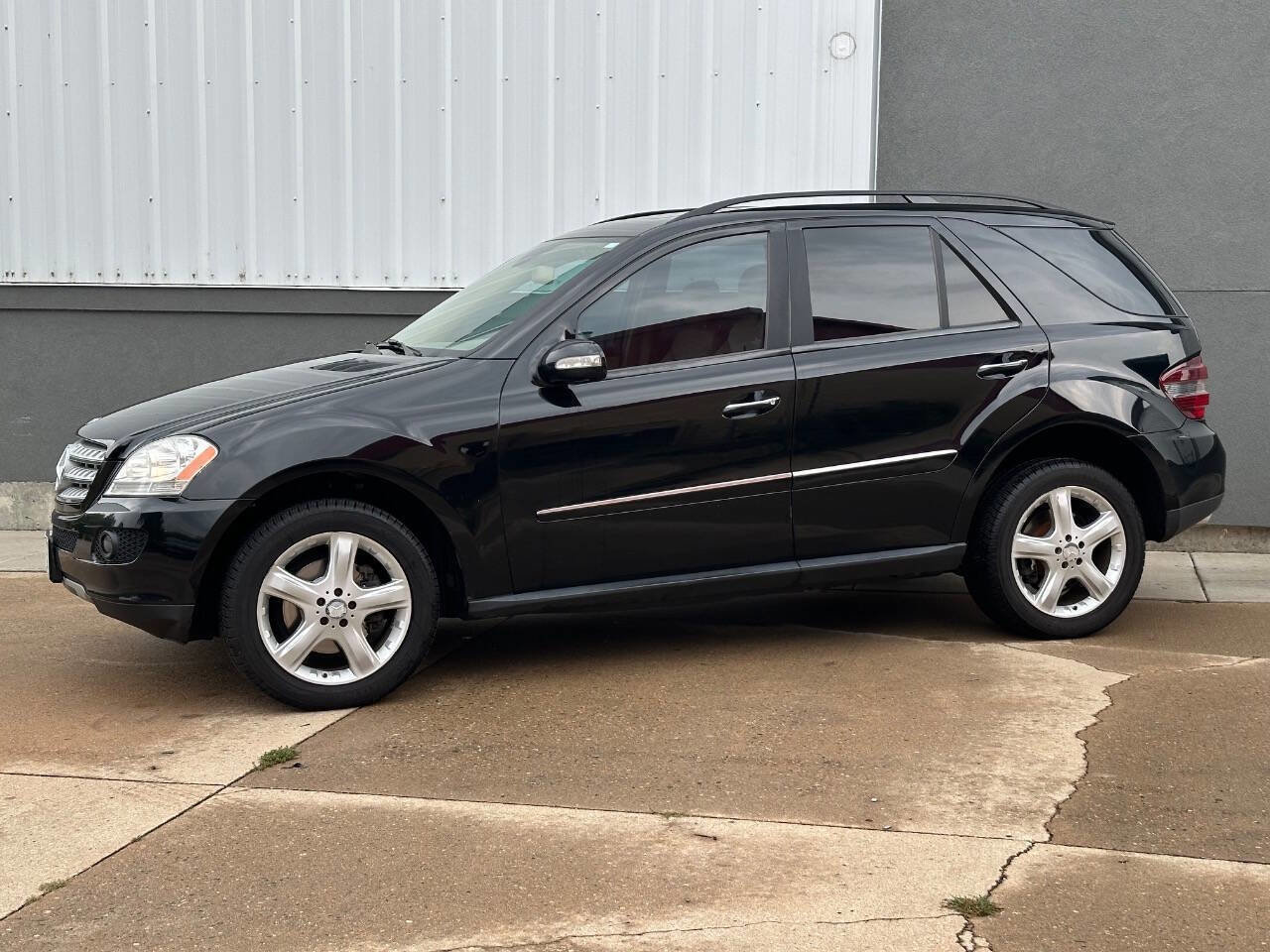 Used 2008 Mercedes-Benz ML 320 4MATIC w/ P1 Pkg image 5