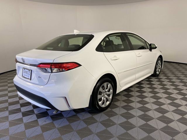 Used 2022 Toyota Corolla LE FWD image 9
