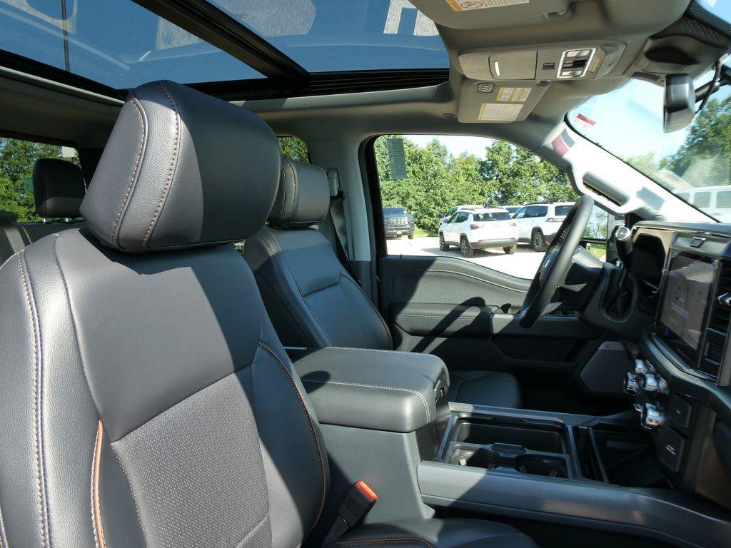 New 2026 Ford F250 Lariat w/ Black Appearance Package AWD/4WD image 11