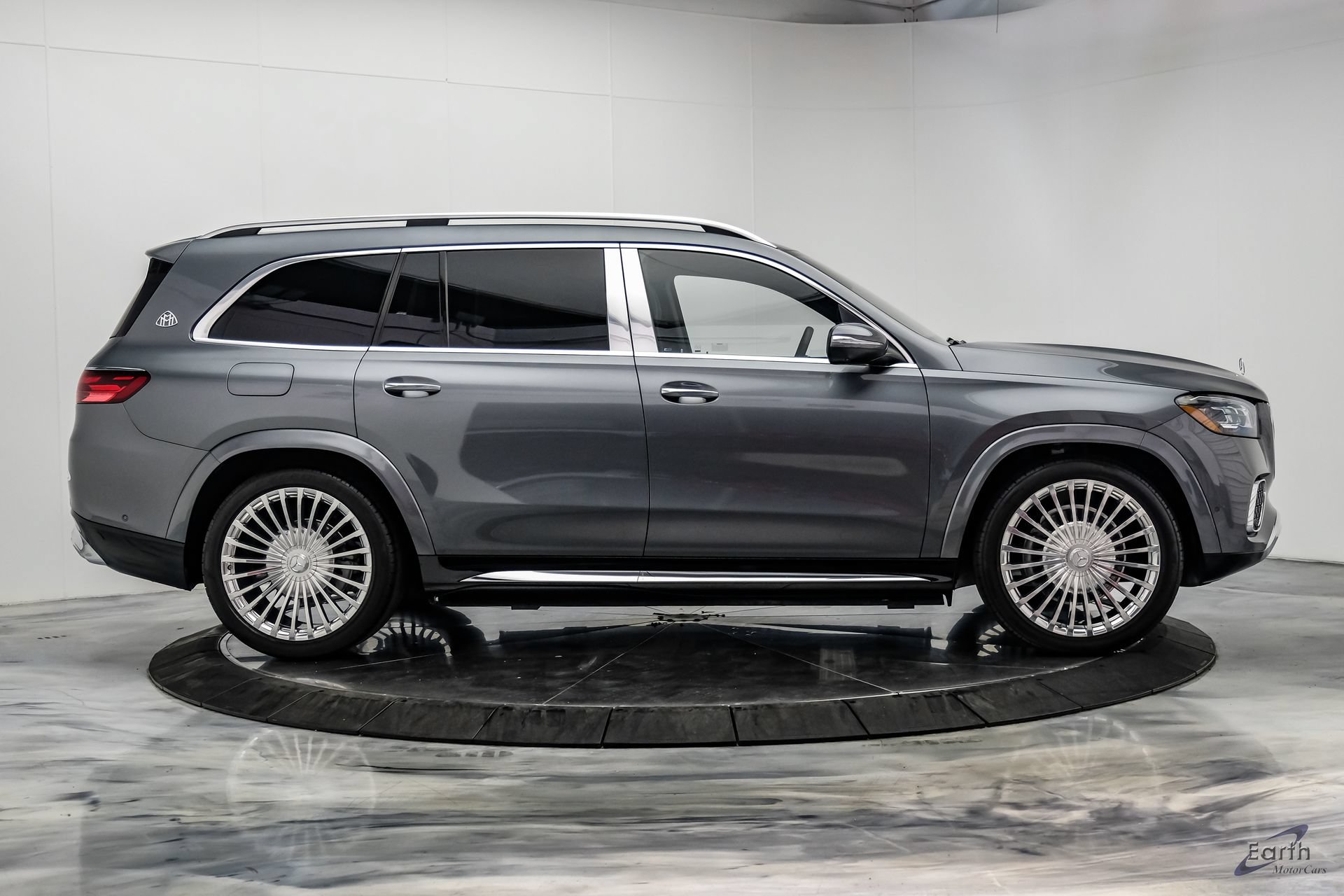 Used 2024 Mercedes-Benz Maybach GLS 600 4MATIC image 25