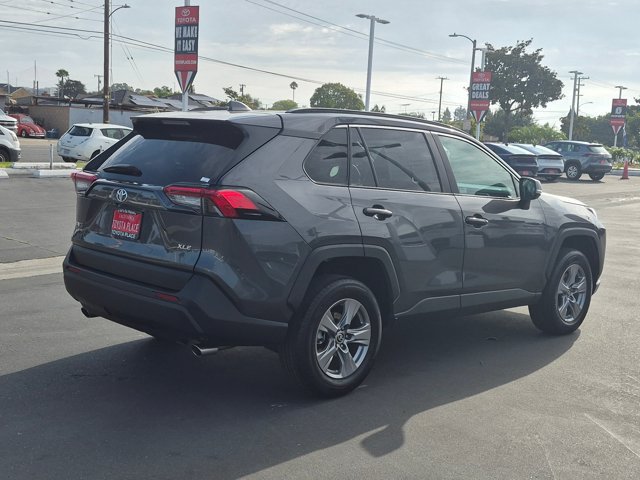 Used 2025 Toyota RAV4 XLE FWD image 8