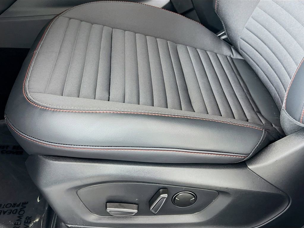 New 2026 Ford Explorer ST-Line w/ ST-Line Street Pack image 25