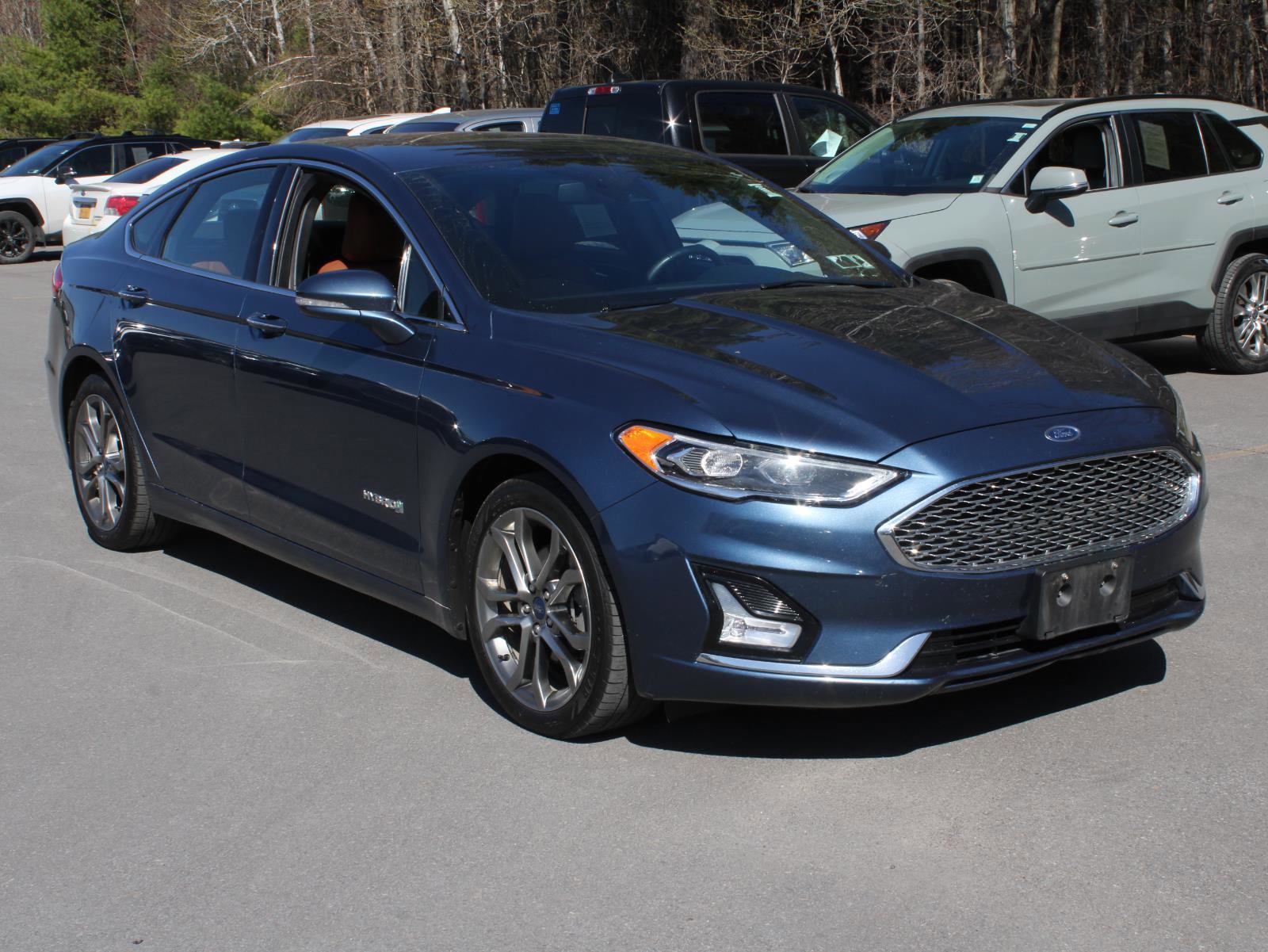 Used 2019 Ford Fusion Titanium FWD image 3