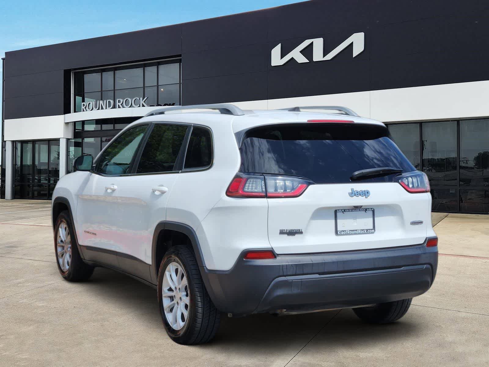 Used 2019 Jeep Cherokee Latitude w/ Popular Appearance Group FWD image 5