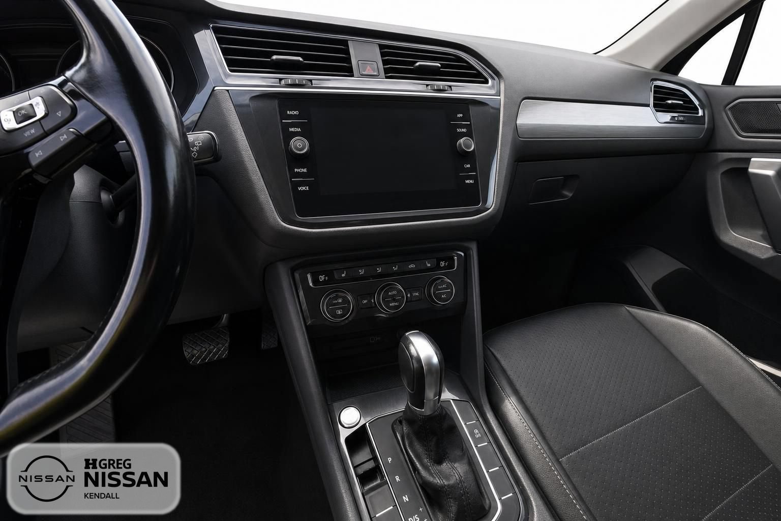Used 2019 Volkswagen Tiguan SE w/ Panoramic Sunroof Package AWD/4WD image 10