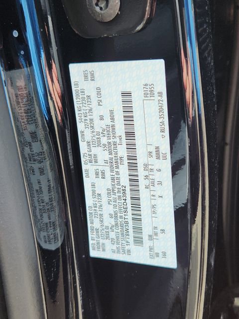 New 2025 Ford F350 Lariat w/ Chrome Package image 28