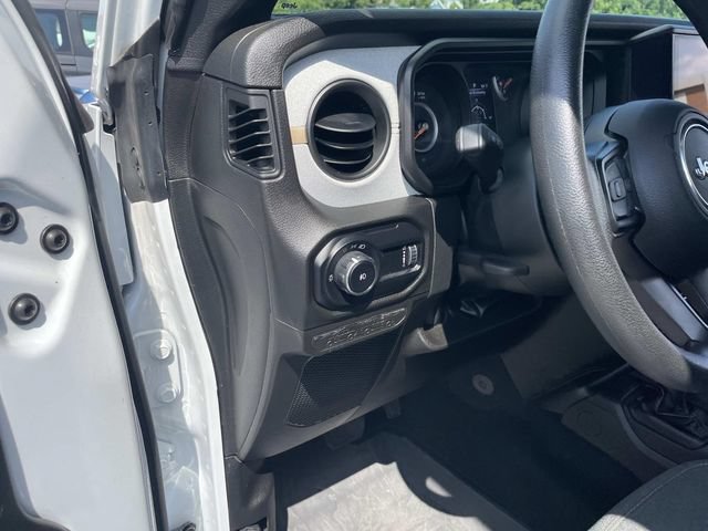 Used 2024 Jeep Wrangler Sport AWD/4WD image 23