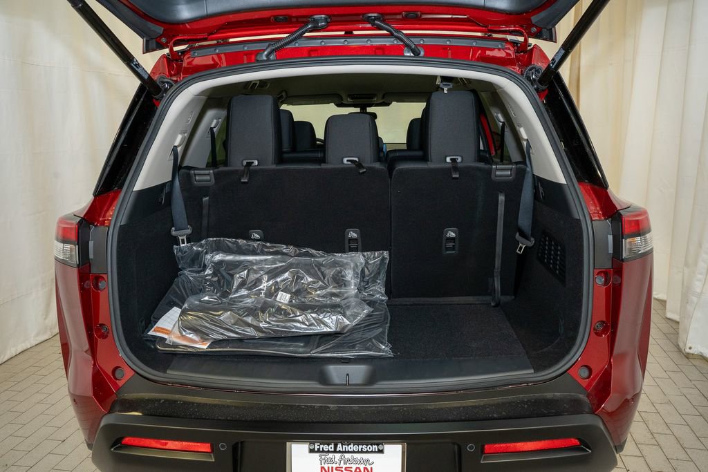 New 2026 Nissan Pathfinder SV image 6