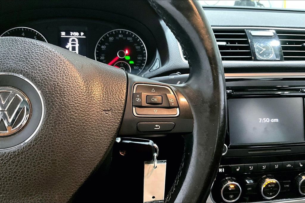 Used 2012 Volkswagen Passat 2.5 SE image 12