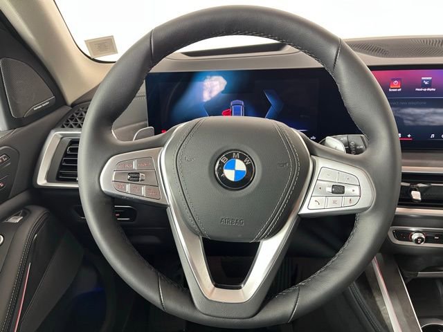 Used 2025 BMW X7 xDrive40i w/ Premium Package image 12