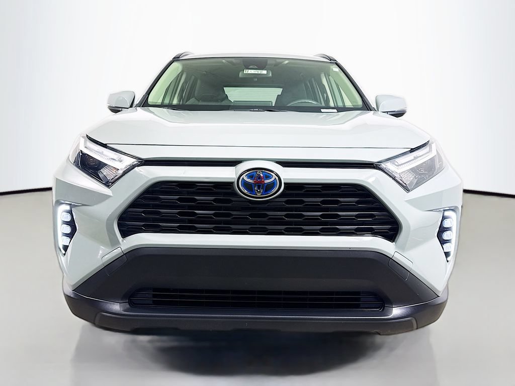 Used 2023 Toyota RAV4 XLE AWD/4WD image 2