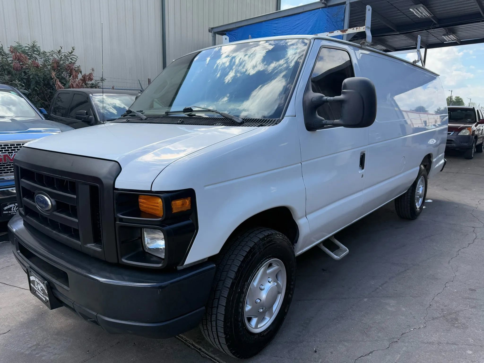 Used 2011 Ford E-250 and Econoline 250 Extended w/ PWR Group image 3