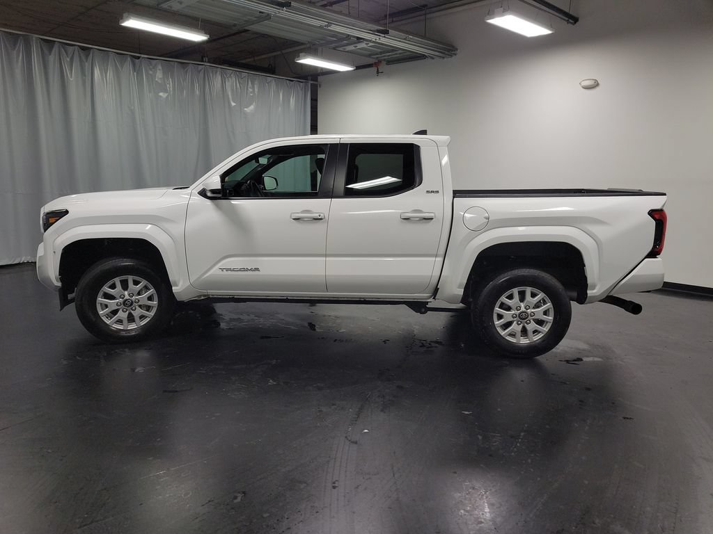 Used 2025 Toyota Tacoma SR5 RWD image 5