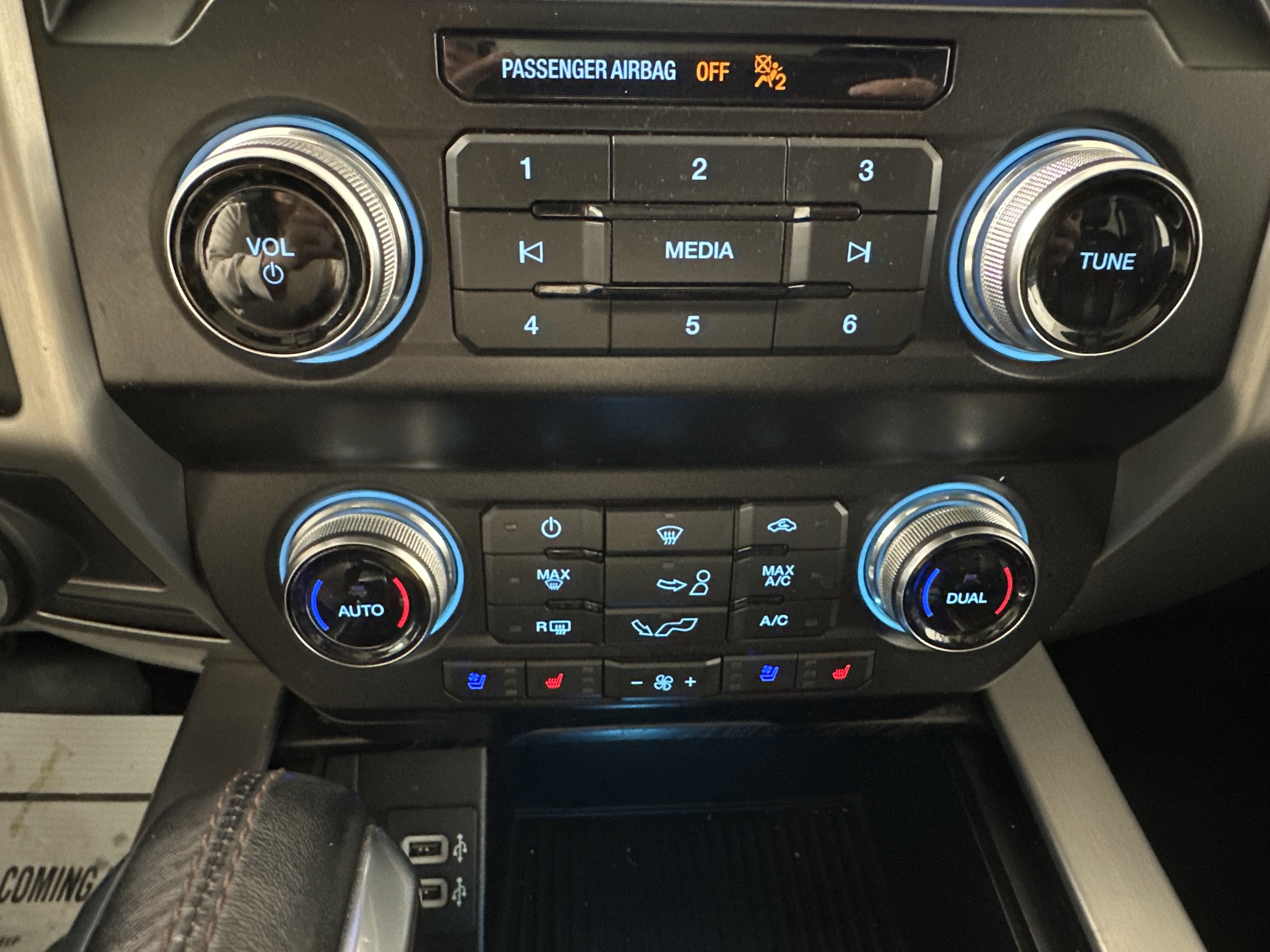 Used 2020 Ford F150 Platinum w/ Equipment Group 701A Luxury image 20