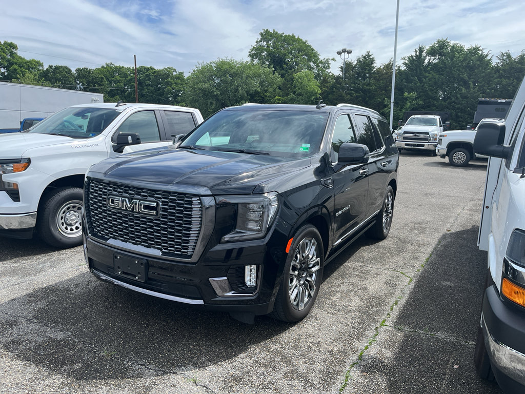 Used 2024 GMC Yukon Denali Ultimate AWD/4WD image 1