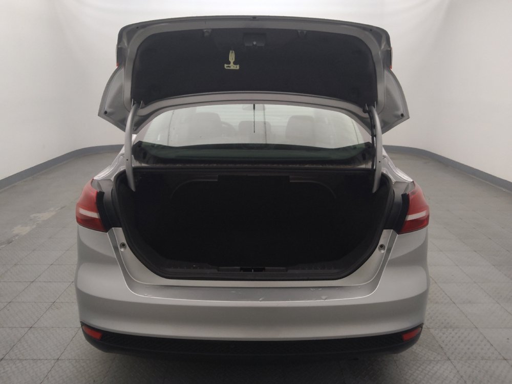 Used 2018 Ford Focus SE FWD image 29