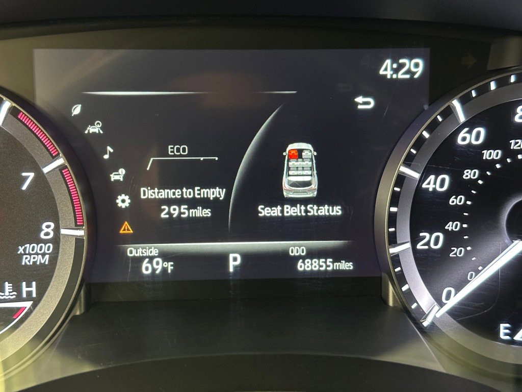Used 2023 Toyota Highlander L FWD image 3
