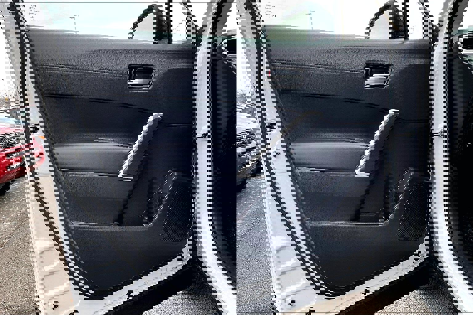 Used 2025 Toyota Corolla Cross XLE image 22