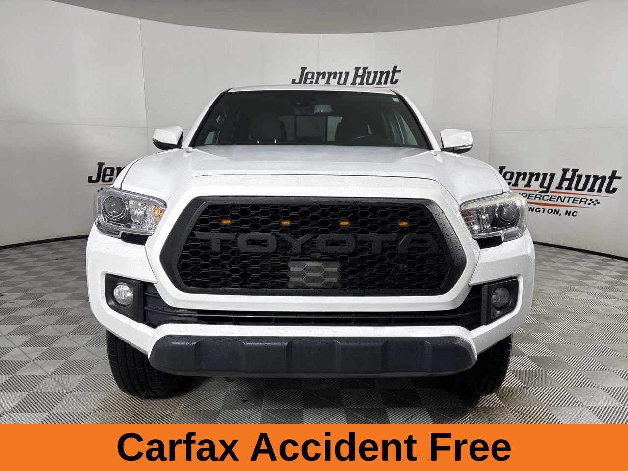Used 2019 Toyota Tacoma TRD Off-Road image 4