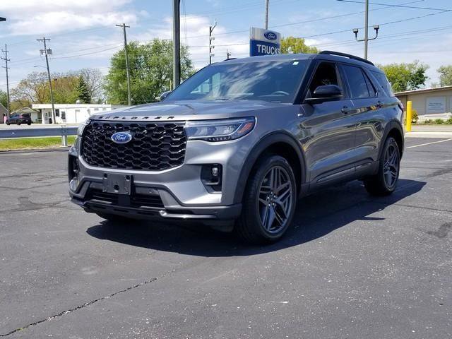 Certified 2025 Ford Explorer ST-Line w/ Premium Package AWD/4WD image 2